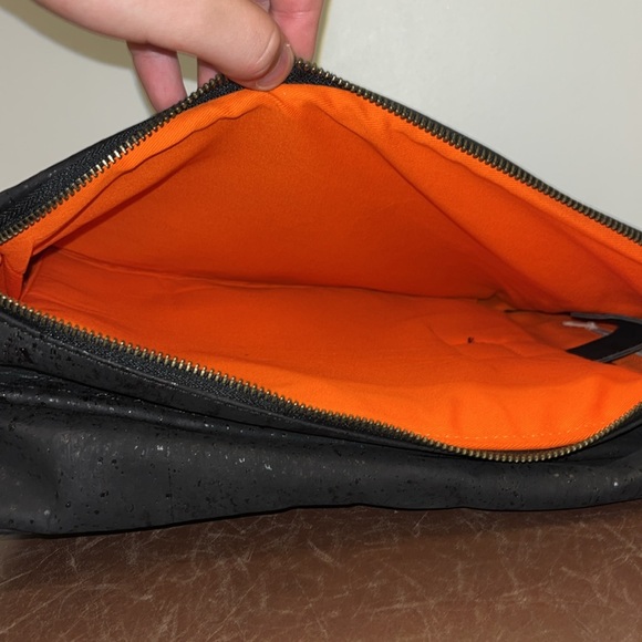 Laflore Paris Bobobark Convertible 3-in-1 Backpack - Picture 8 of 8